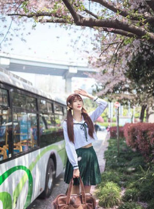 下雨天的车站避雨4动画片_超清在线视频播放