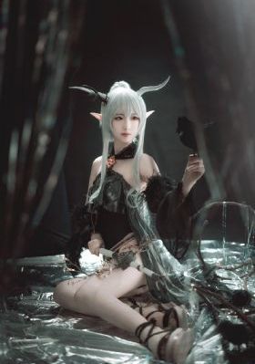 丰满大胸年轻的继牳_4K电影全集观看